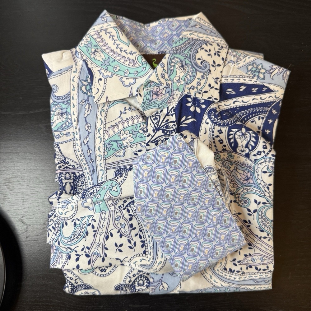 Taylor Byrd Mens M White with Blue Paisley, Fabric Flip Cuffs Dress Shirt